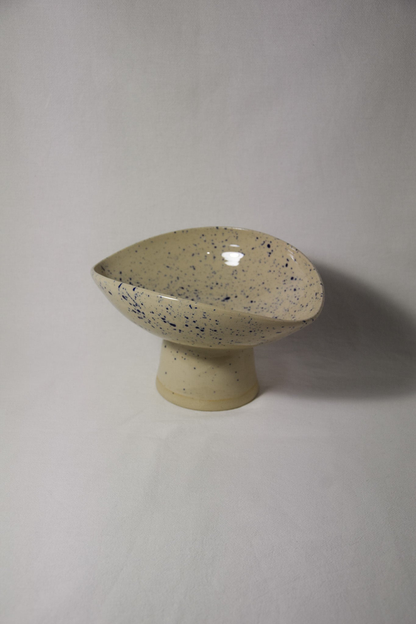 Oryia Schale | Mond Sand auf weißem Ton | Mittel