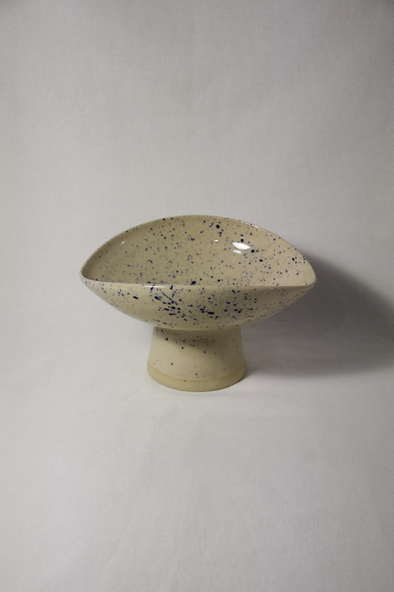 Oryia Schale | Mond Sand auf weißem Ton | Mittel