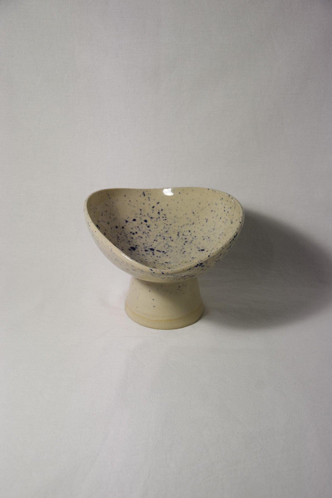 Oryia Schale | Mond Sand auf weißem Ton | Mittel