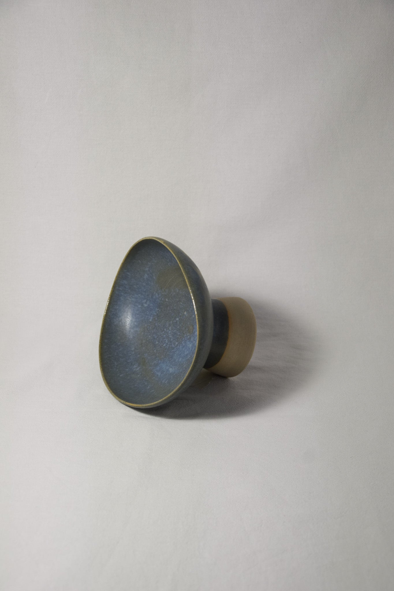 Oriya Podestschale | Nori auf weißem Ton | Klein